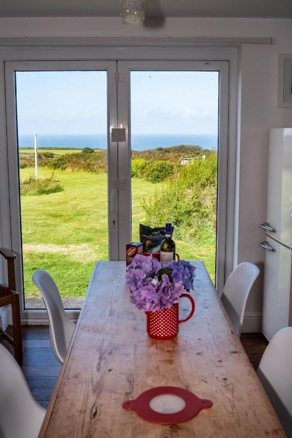 Finest Retreats - Western Watch - Sea Views, Pets Accepted, Sleeps 6 Lower Boscaswell 外观 照片